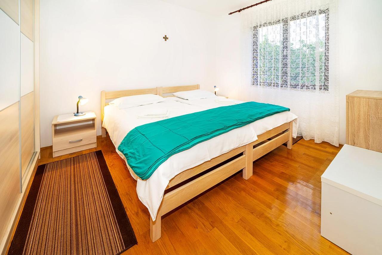 Apartments Jurina Krk Town Exterior foto