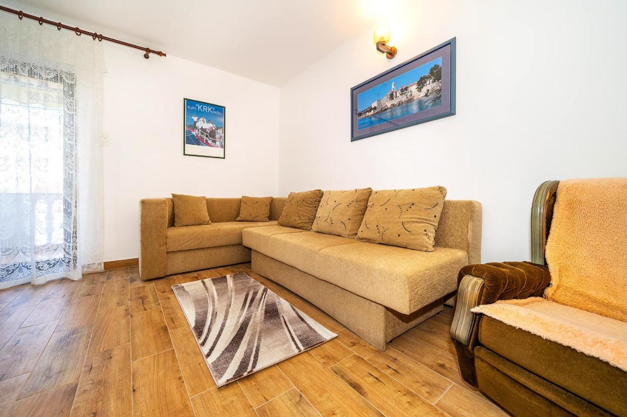 Apartments Jurina Krk Town Exterior foto
