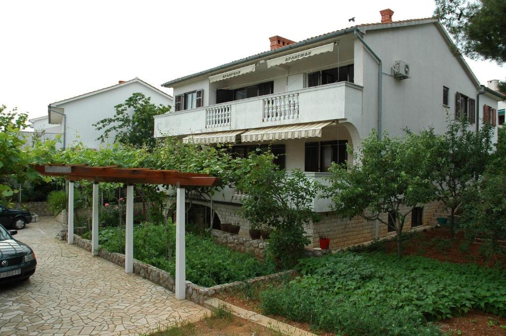 Apartments Jurina Krk Town Exterior foto